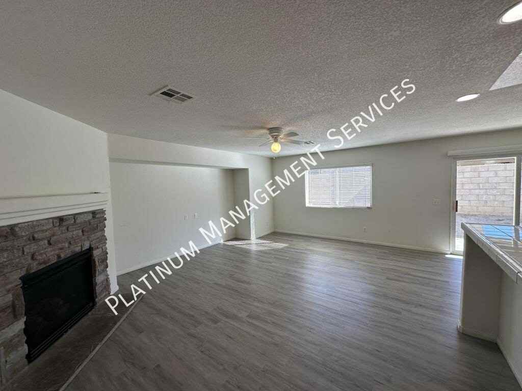 3630 Koufax Dr - Photo 6 of 23