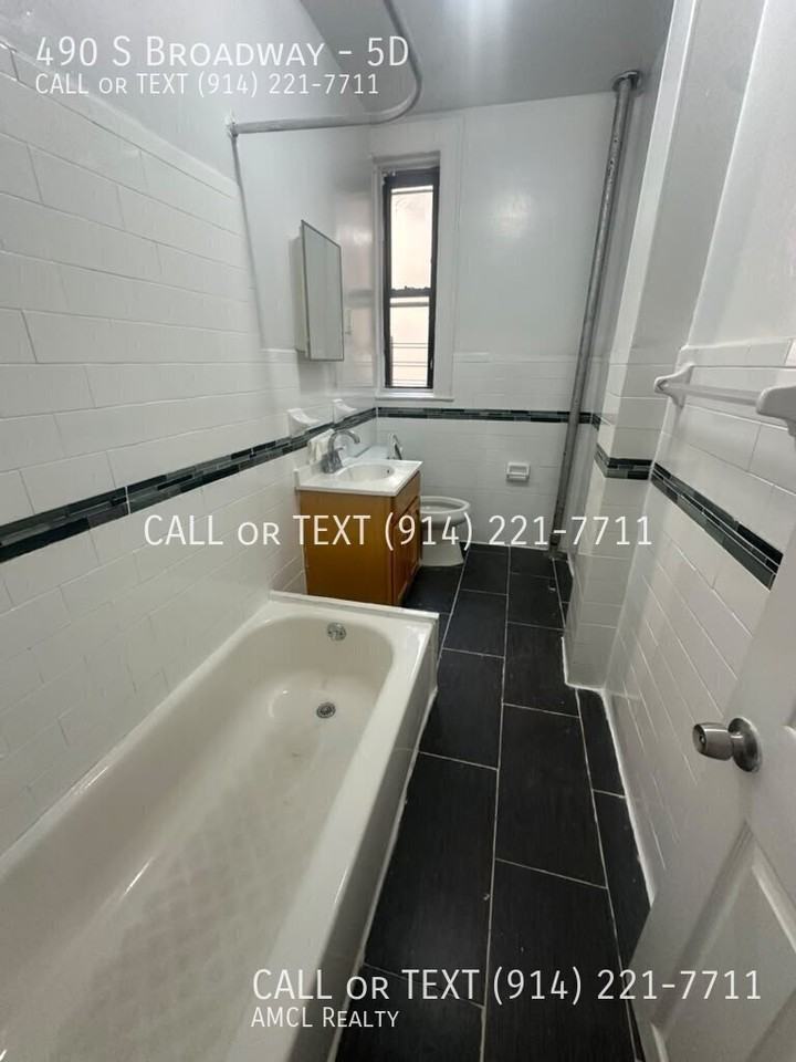 490 S Broadway #5D