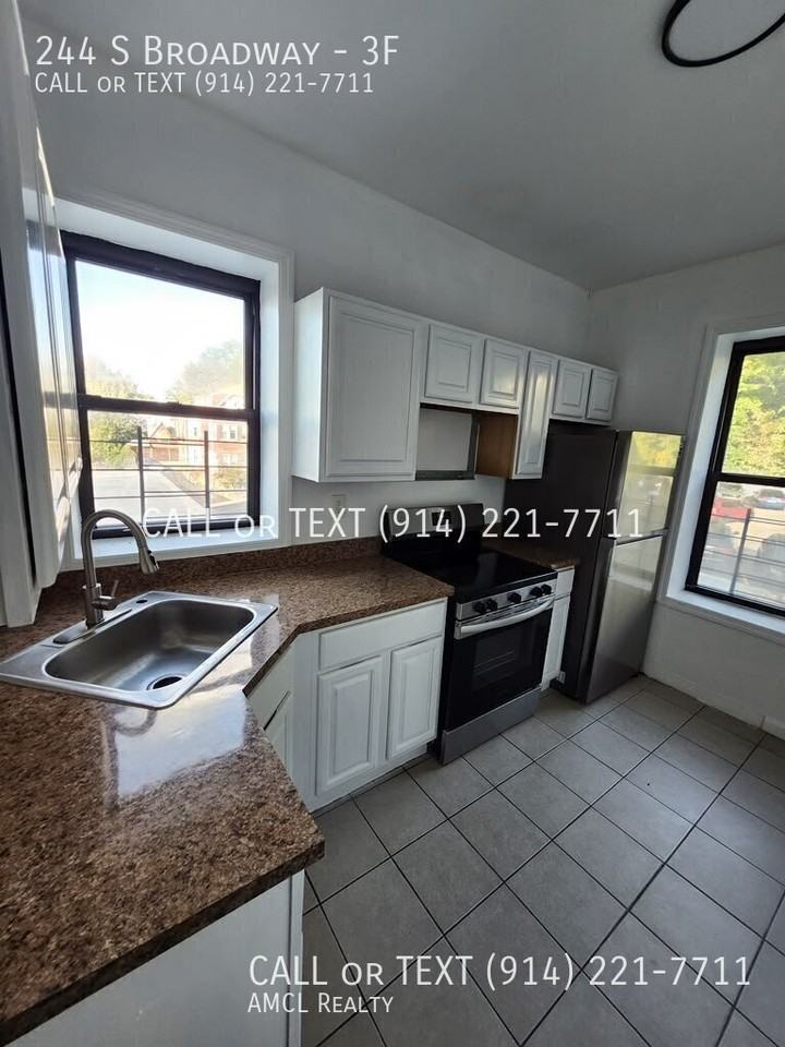 244 S Broadway #3F - Photo 3 of 6