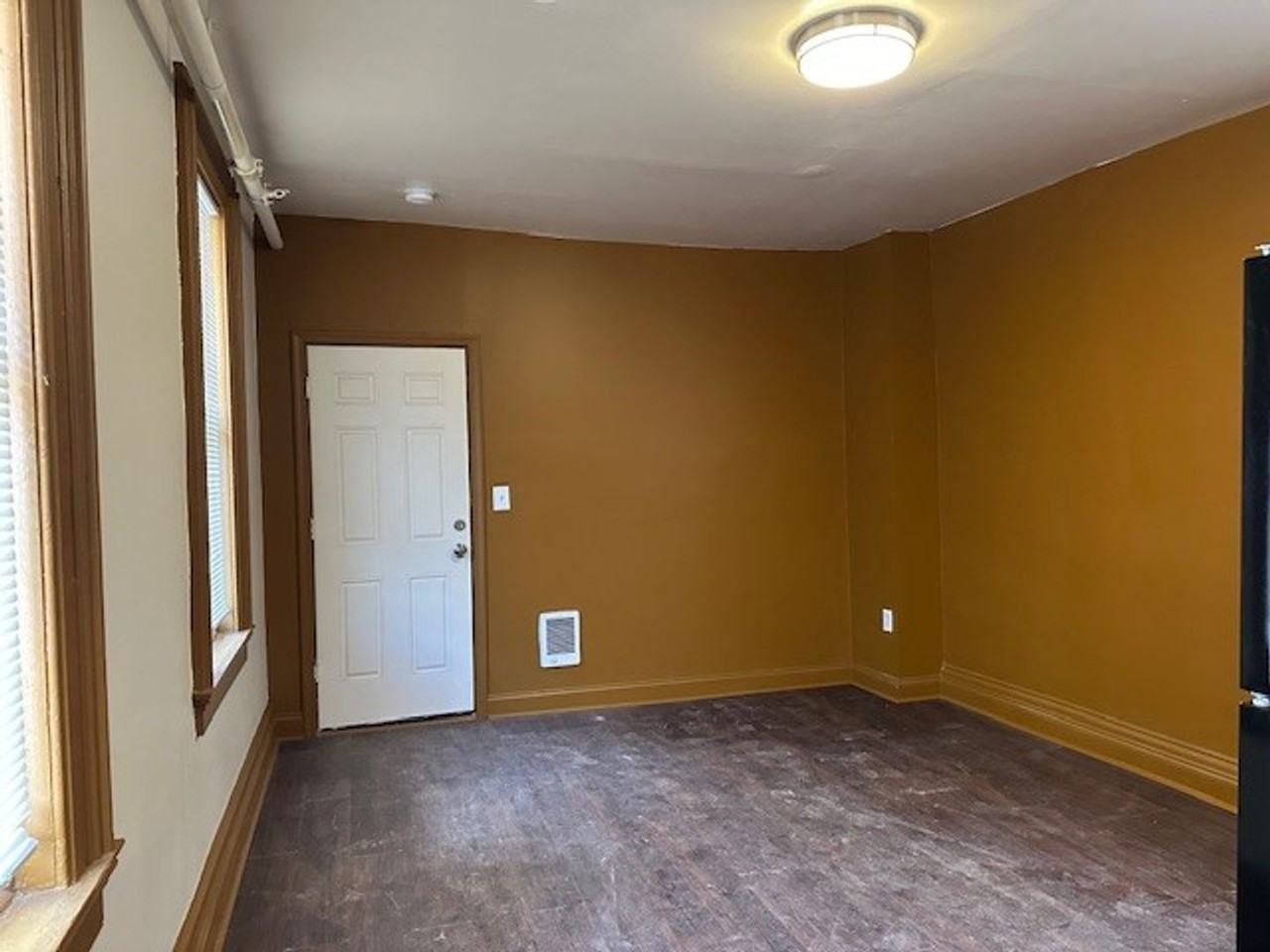 301 E Market St #1 - Photo 4 of 10