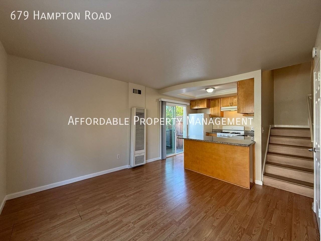 679 Hampton Rd - Photo 3 of 16