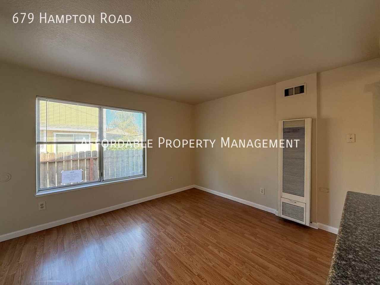 679 Hampton Rd - Photo 5 of 16