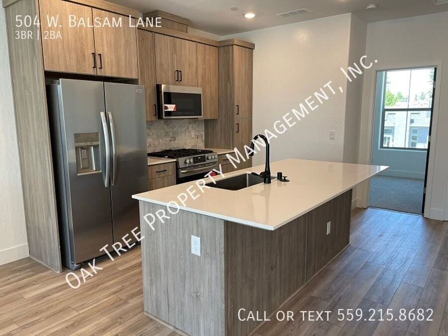 504 W Balsam Ln - Photo 2 of 11