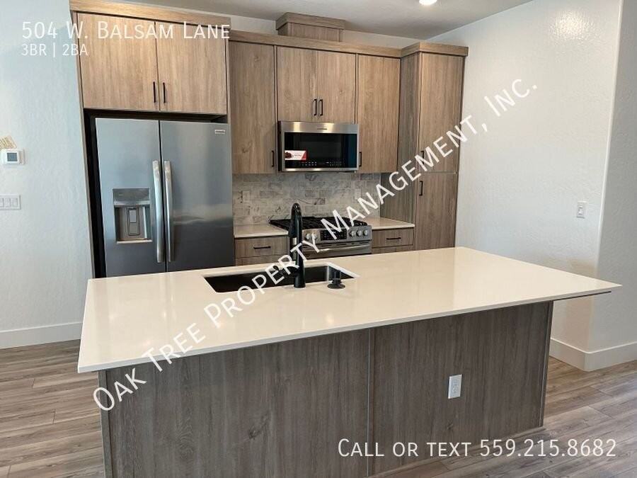 504 W Balsam Ln - Photo 4 of 11