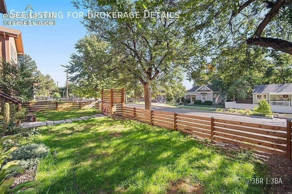 734 N Walnut St - Photo 5 of 30