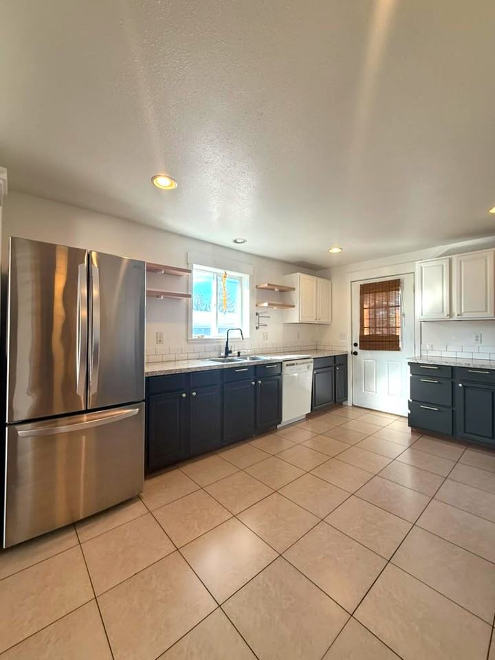 13125 E 16th Ave #13125TOP - Photo 5 of 12
