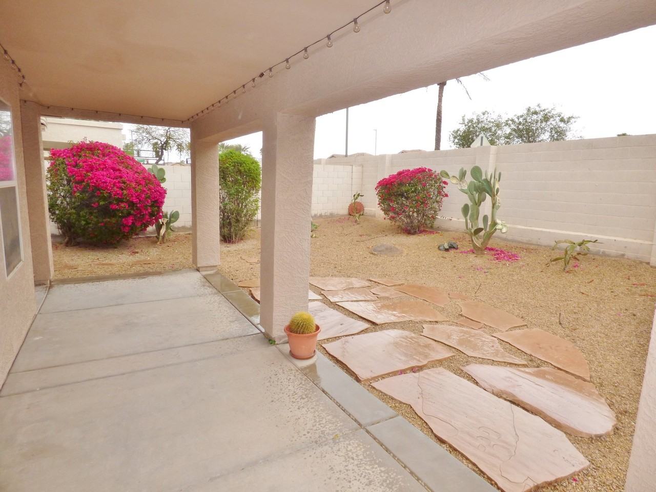 13153 W Sheridan St - Photo 3 of 40