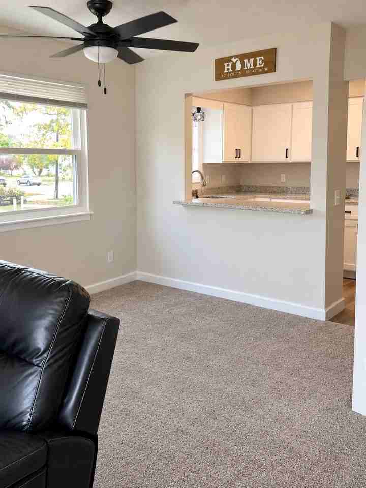 3362 Burlingame Ave Sw - Photo 6 of 17