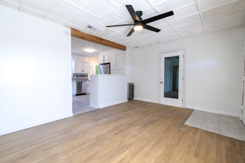 901 Conder St - Photo 2 of 19