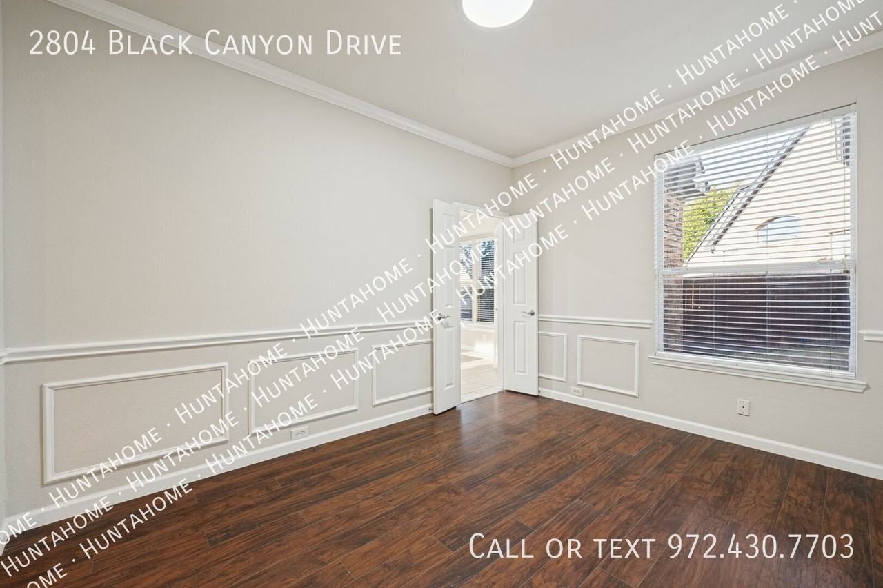 2804 Black Canyon Dr - Photo 5 of 12