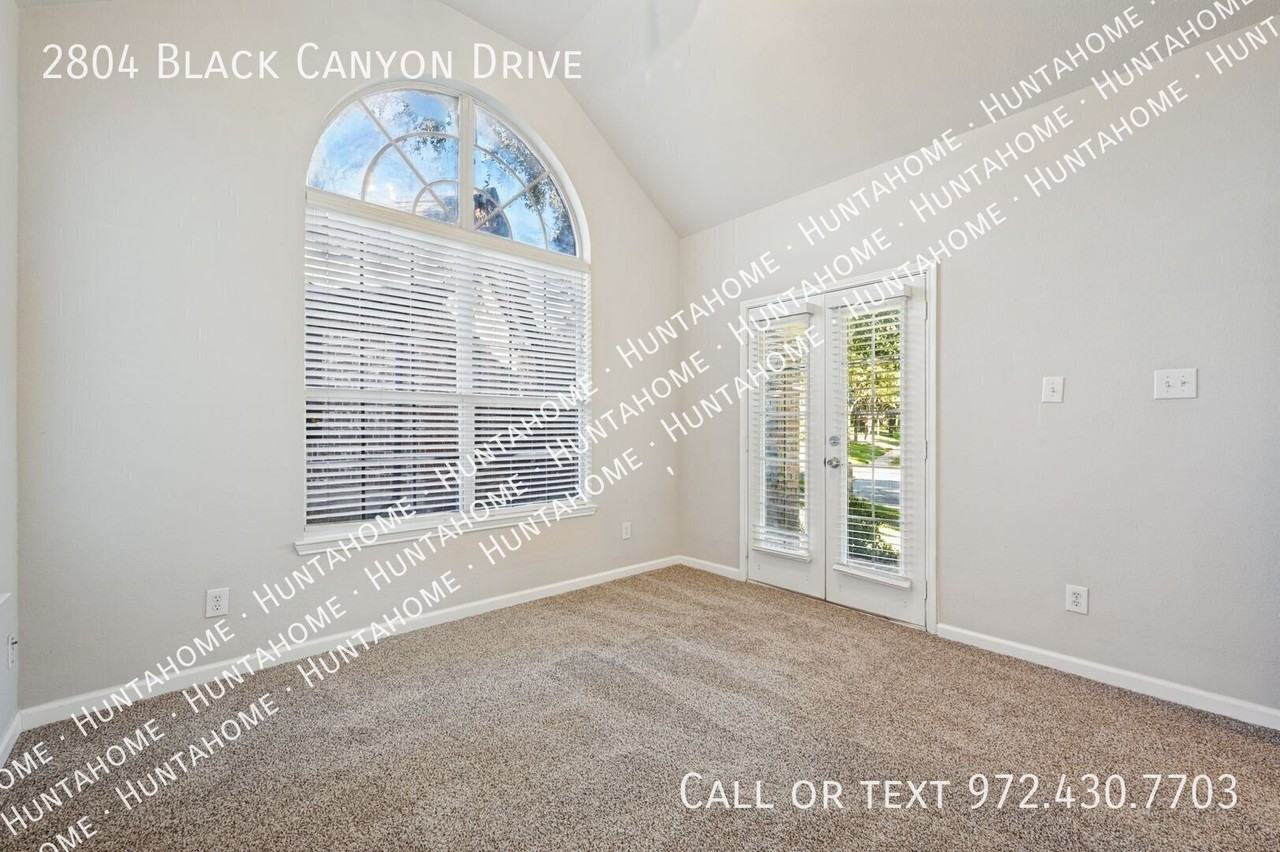 2804 Black Canyon Dr - Photo 6 of 12