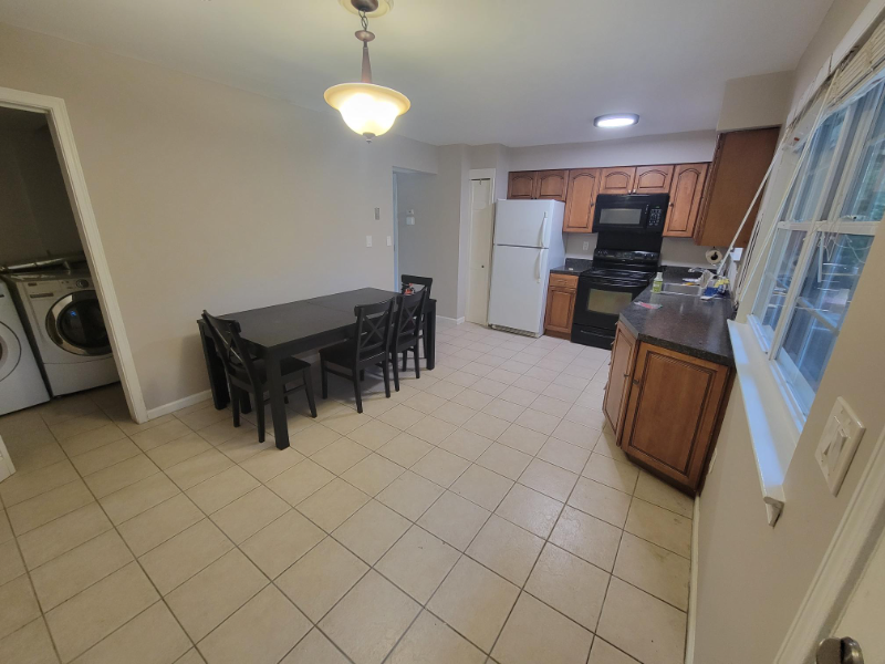 10 Adriana Ct - Photo 4 of 14