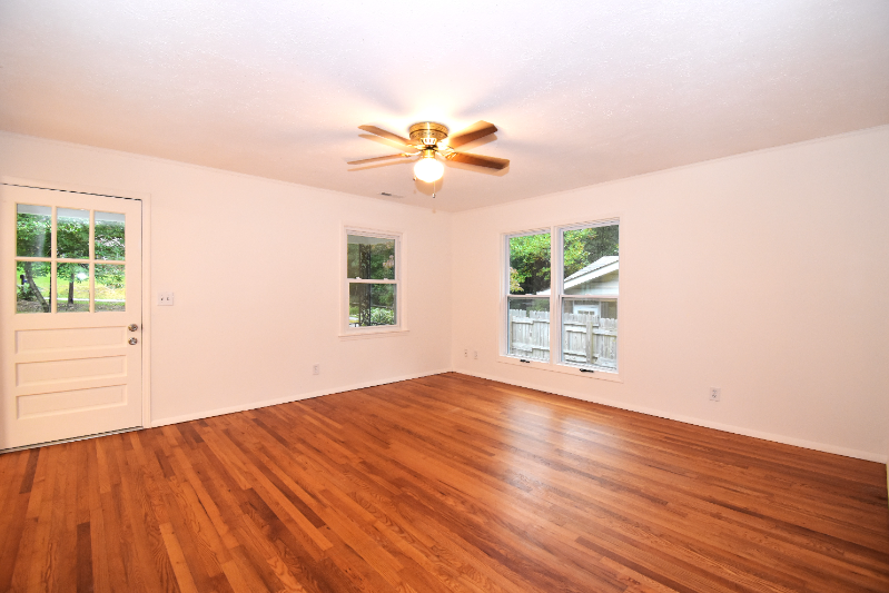 433 Princess Ann Dr - Photo 3 of 40