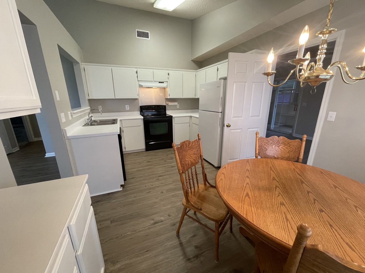 269 Sandalwood Cir - Photo 4 of 14