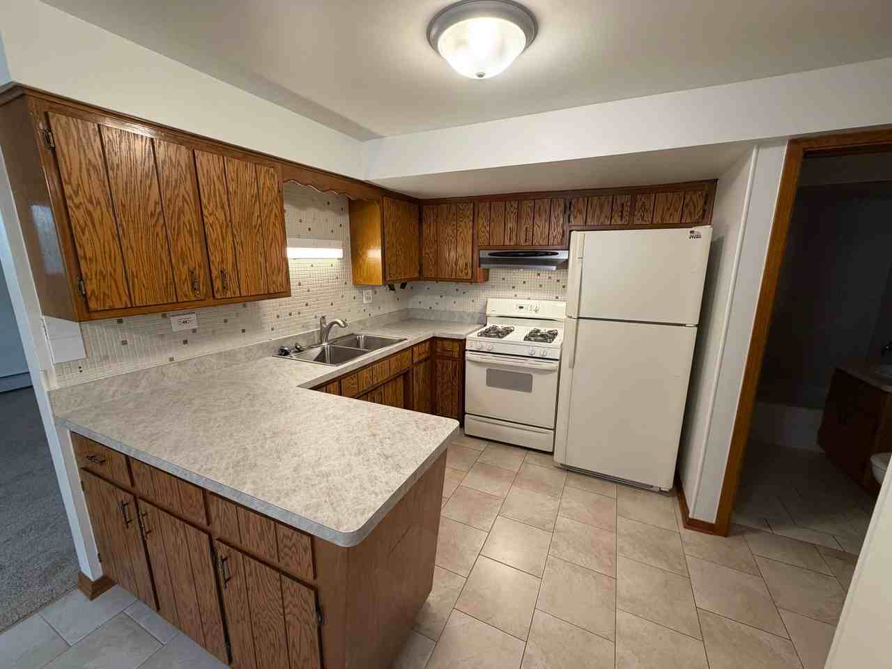 8633 Leamington Ave #GS - Photo 4 of 6