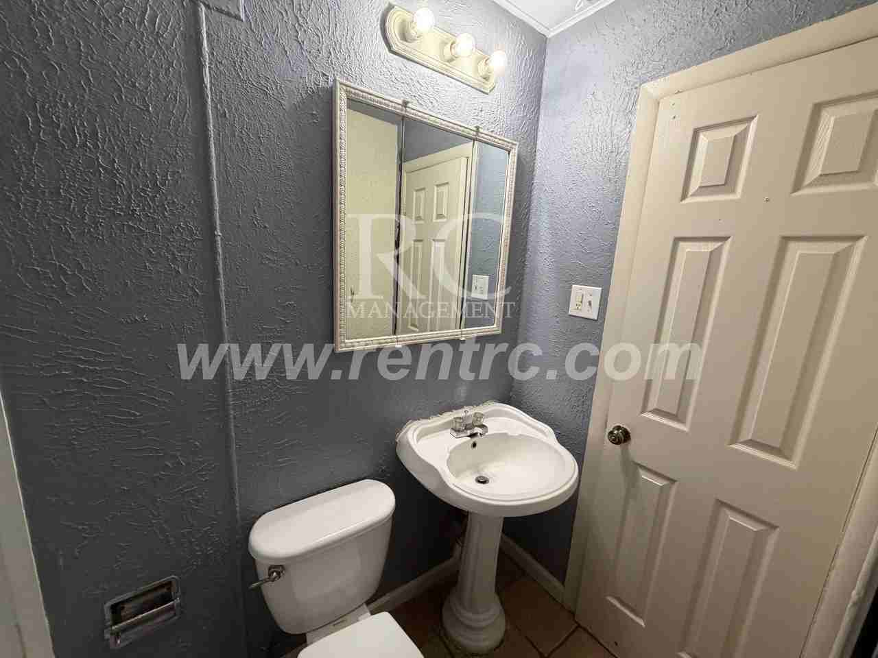 1001 E Voorhees St #W - Photo 5 of 12