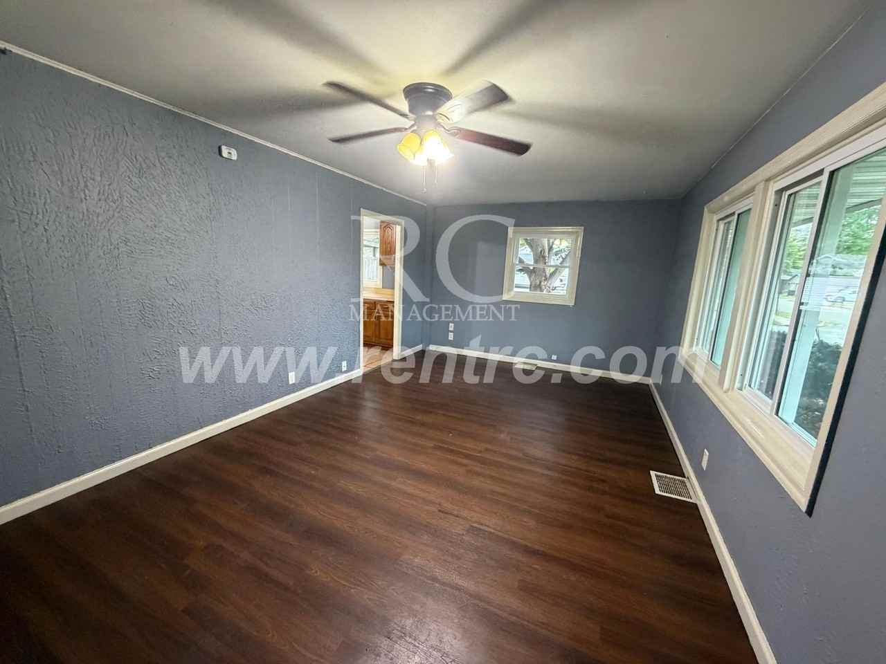 1001 E Voorhees St #W - Photo 6 of 12