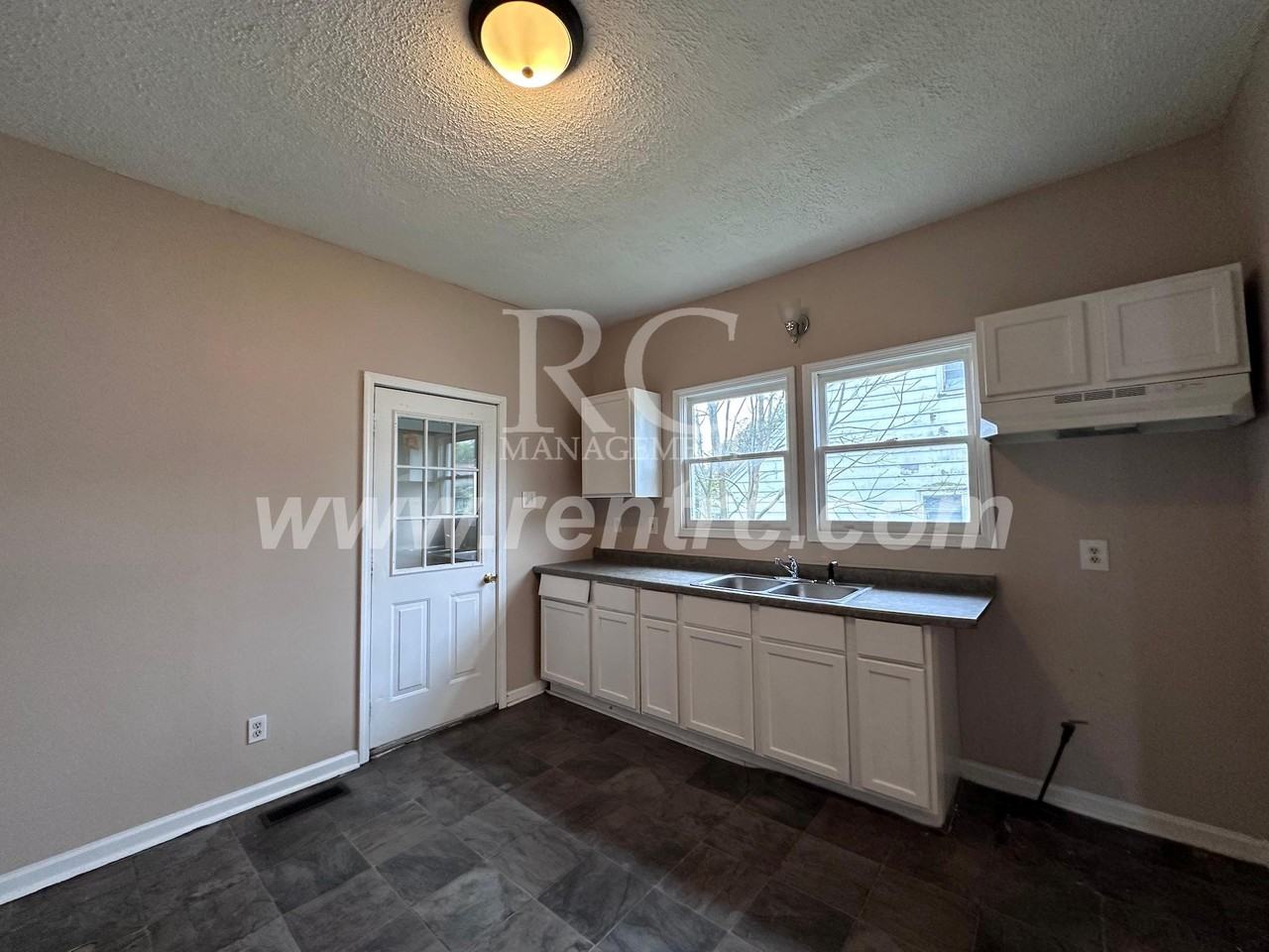 103 S Griffin St #S - Photo 2 of 13