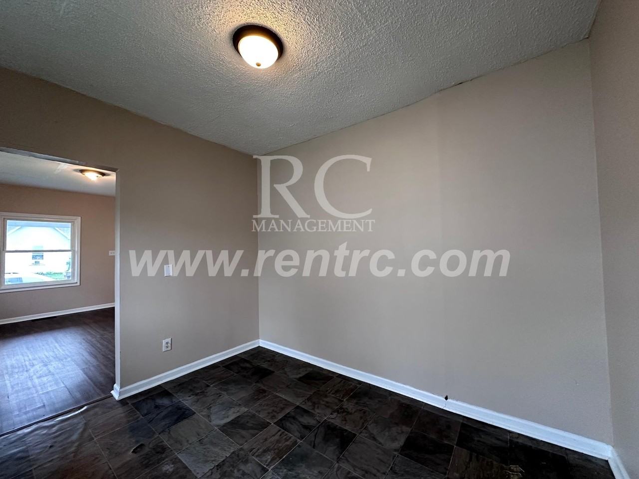 103 S Griffin St #S - Photo 3 of 13