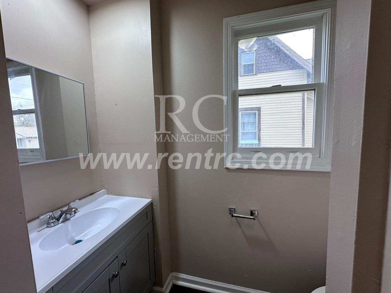 103 S Griffin St #S - Photo 4 of 13