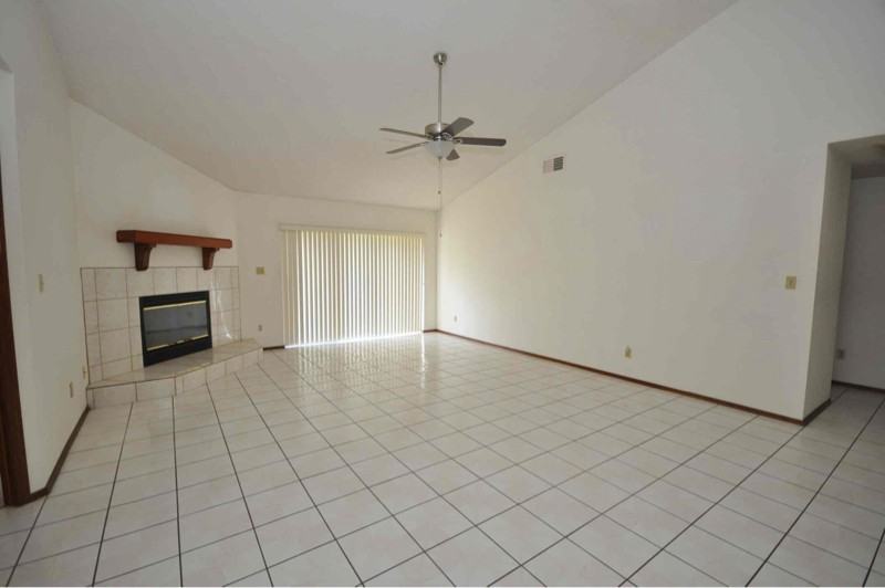 718 Gentry Ct - Photo 3 of 7