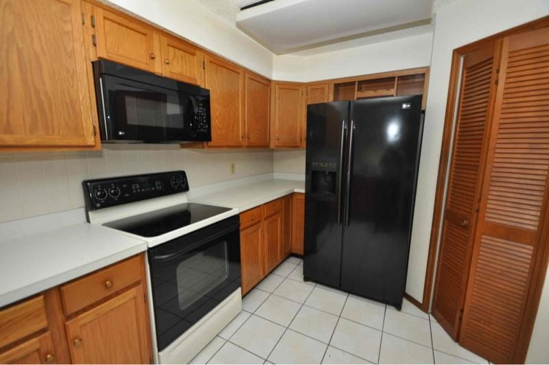 718 Gentry Ct - Photo 4 of 7