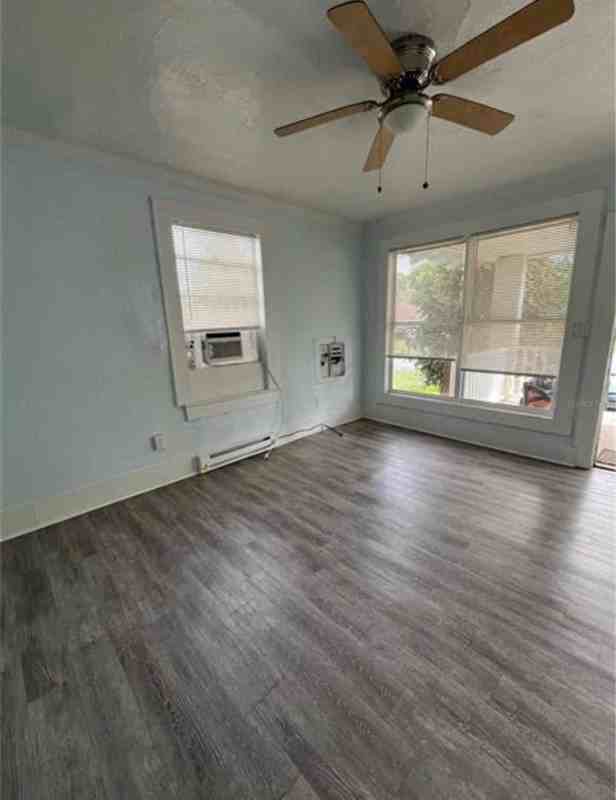704 Tennessee St #2 - Photo 5 of 12