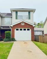 featured image of 214 Foxchase Ln