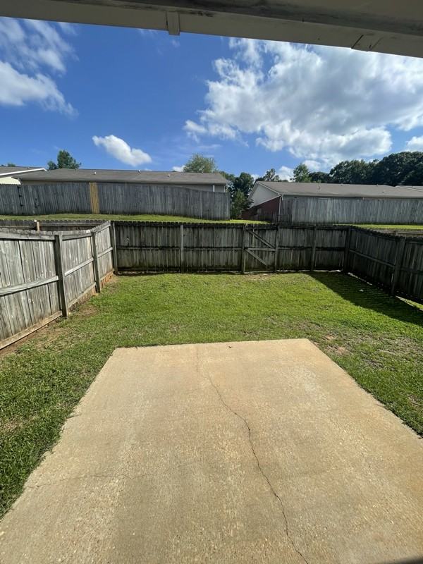 214 Foxchase Ln - Photo 2 of 10