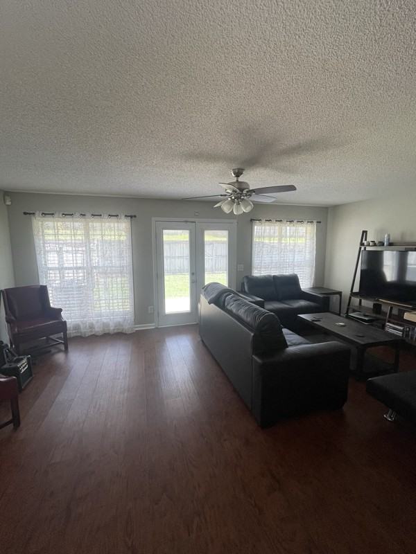 214 Foxchase Ln - Photo 5 of 10