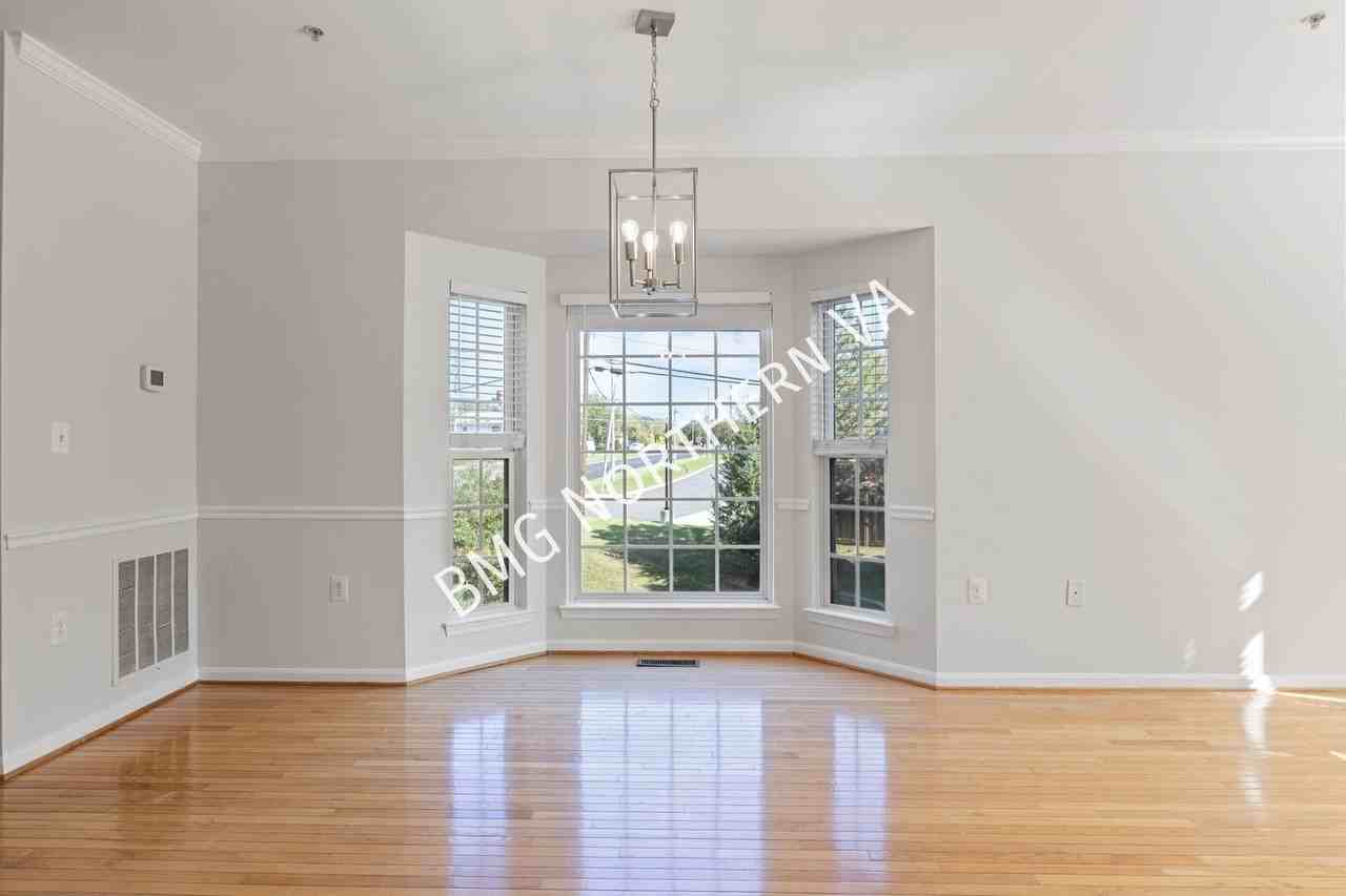 6080 Madison Pointe Ct - Photo 6 of 45