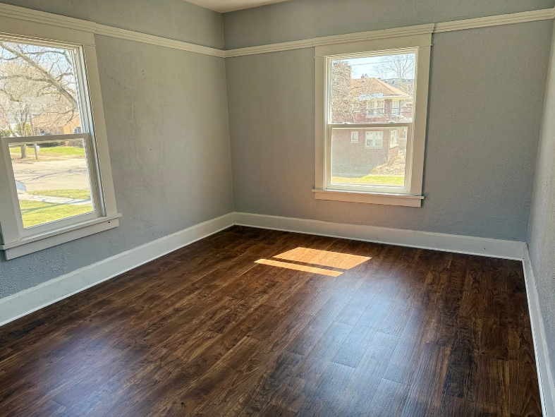 1432 Crosby St - Photo 3 of 13