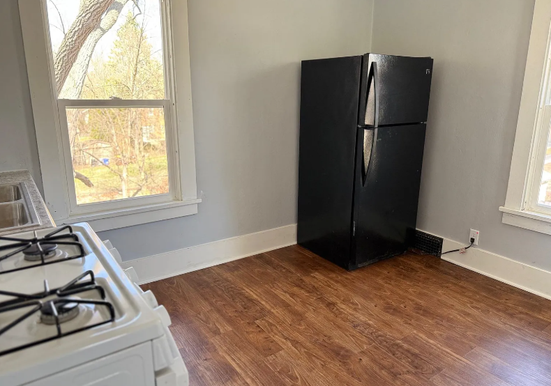 1432 Crosby St - Photo 7 of 13