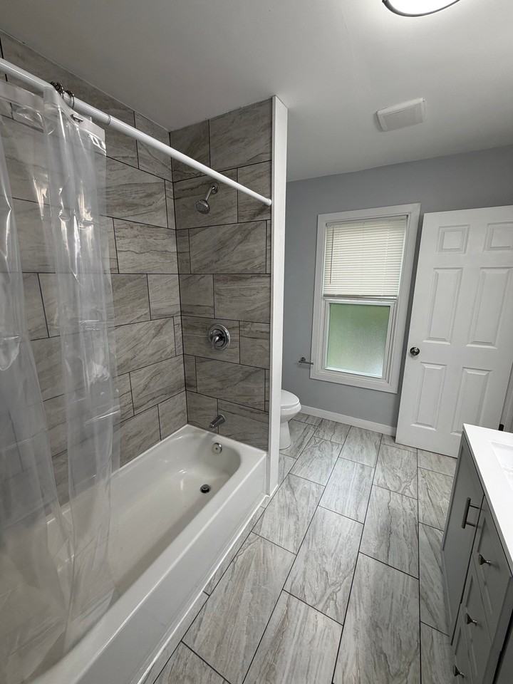 110 4th St #1 - Photo 5 of 10