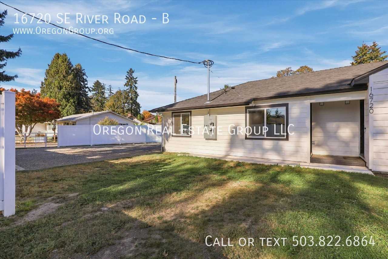 16720 Se River Rd #B - Photo 4 of 28
