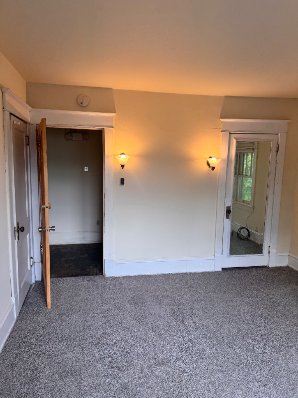 727 W College Ave - Photo 7 of 12