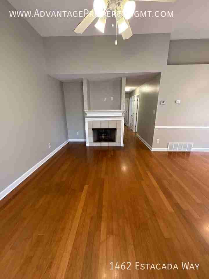 1462 Estacada Way - Photo 4 of 19