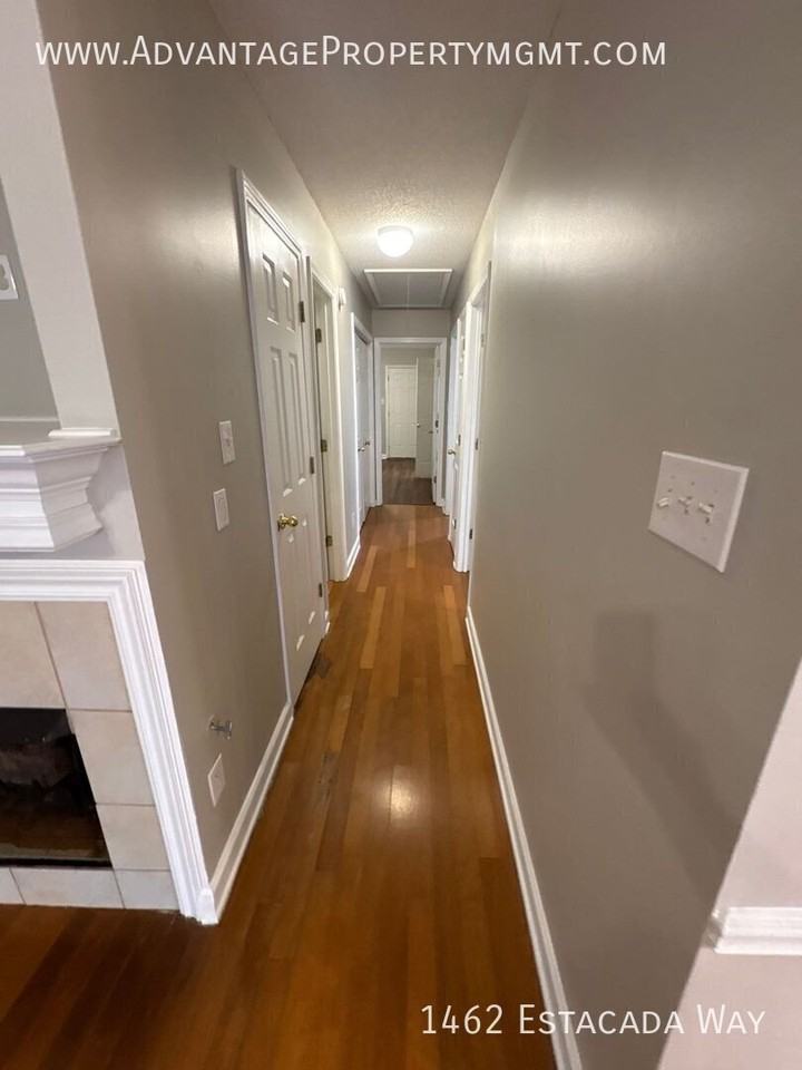 1462 Estacada Way - Photo 5 of 19