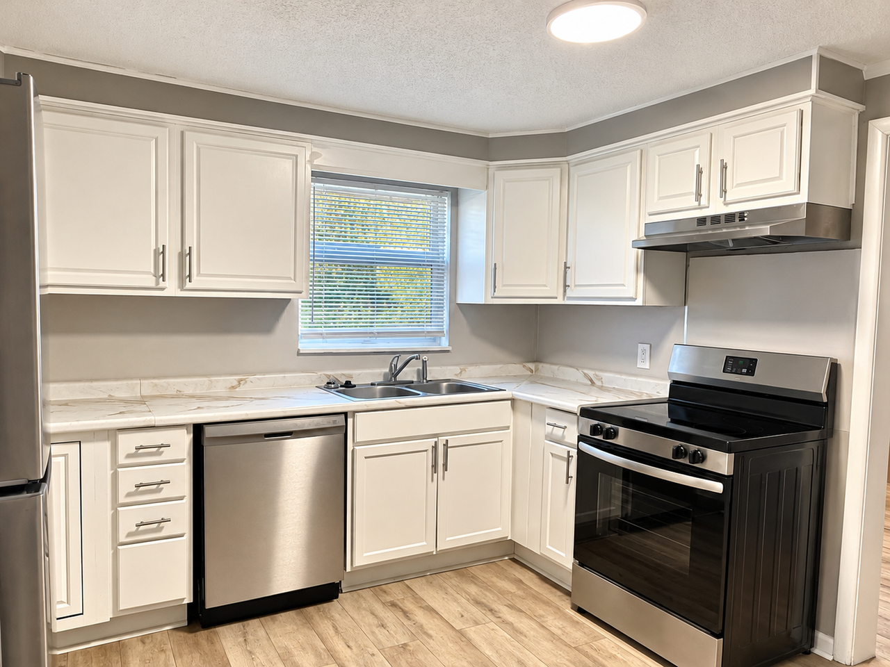 705 Walnut St - Photo 4 of 14