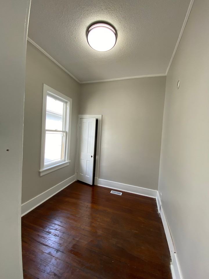 115 Stutsman St - Photo 2 of 9