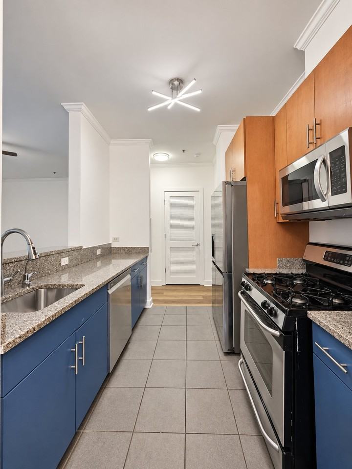 172 Culver Ave #206 - Photo 7 of 17