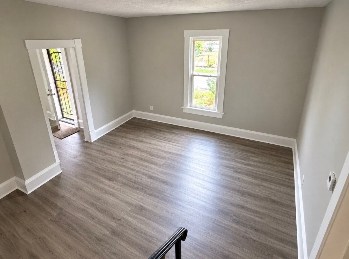 1598 Pembroke Ave - Photo 4 of 10