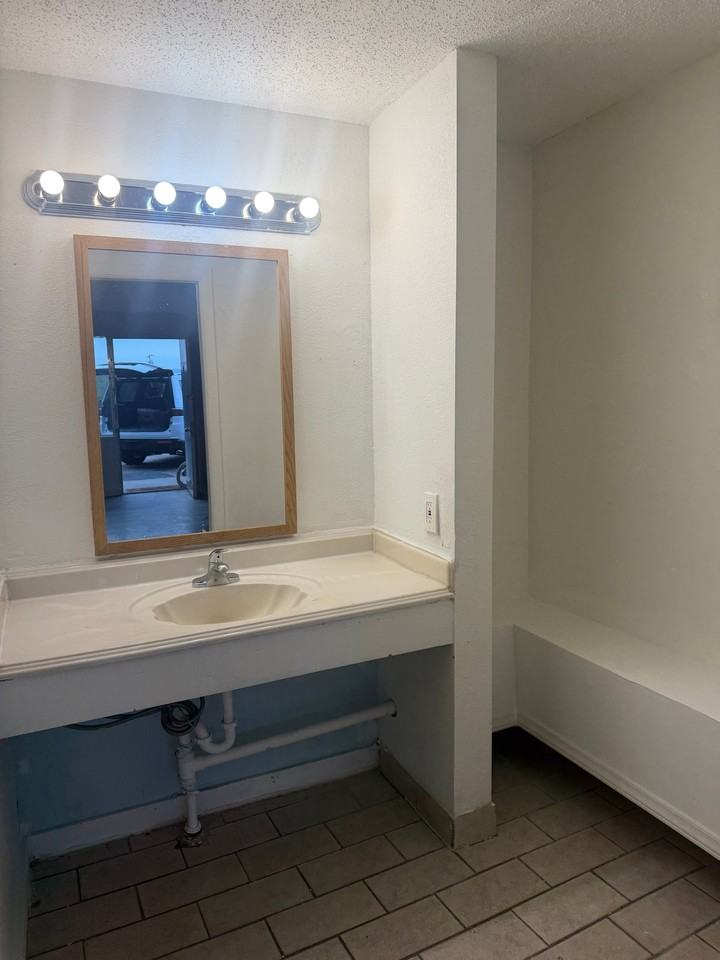 210 White Hill Rd #108 - Photo 3 of 5