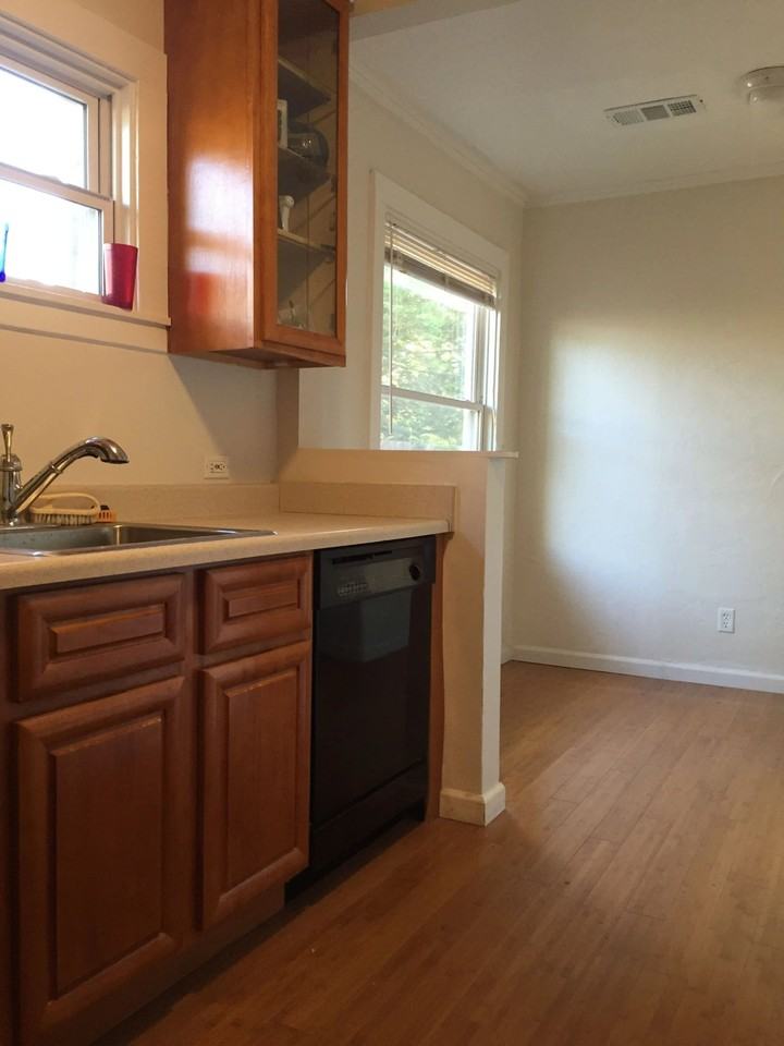 1436 Donald Ave - Photo 3 of 9