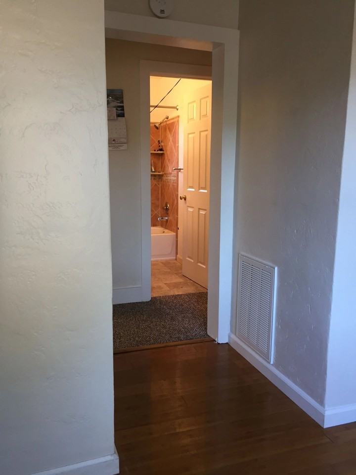 1436 Donald Ave - Photo 6 of 9