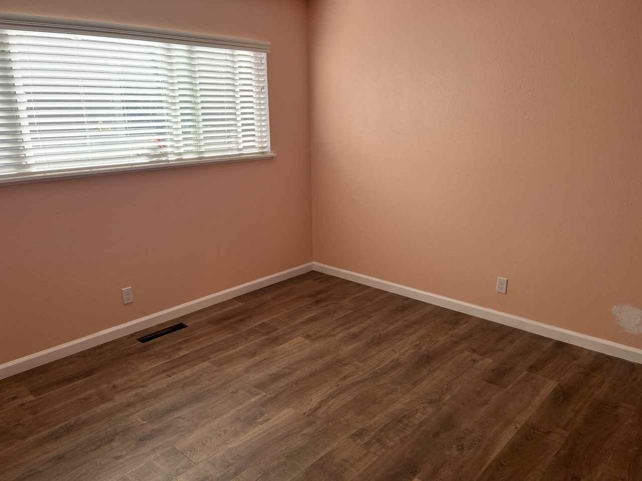 675 20th St - Photo 7 of 12