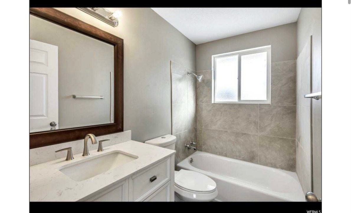 5485 S Rockford St - Photo 3 of 15