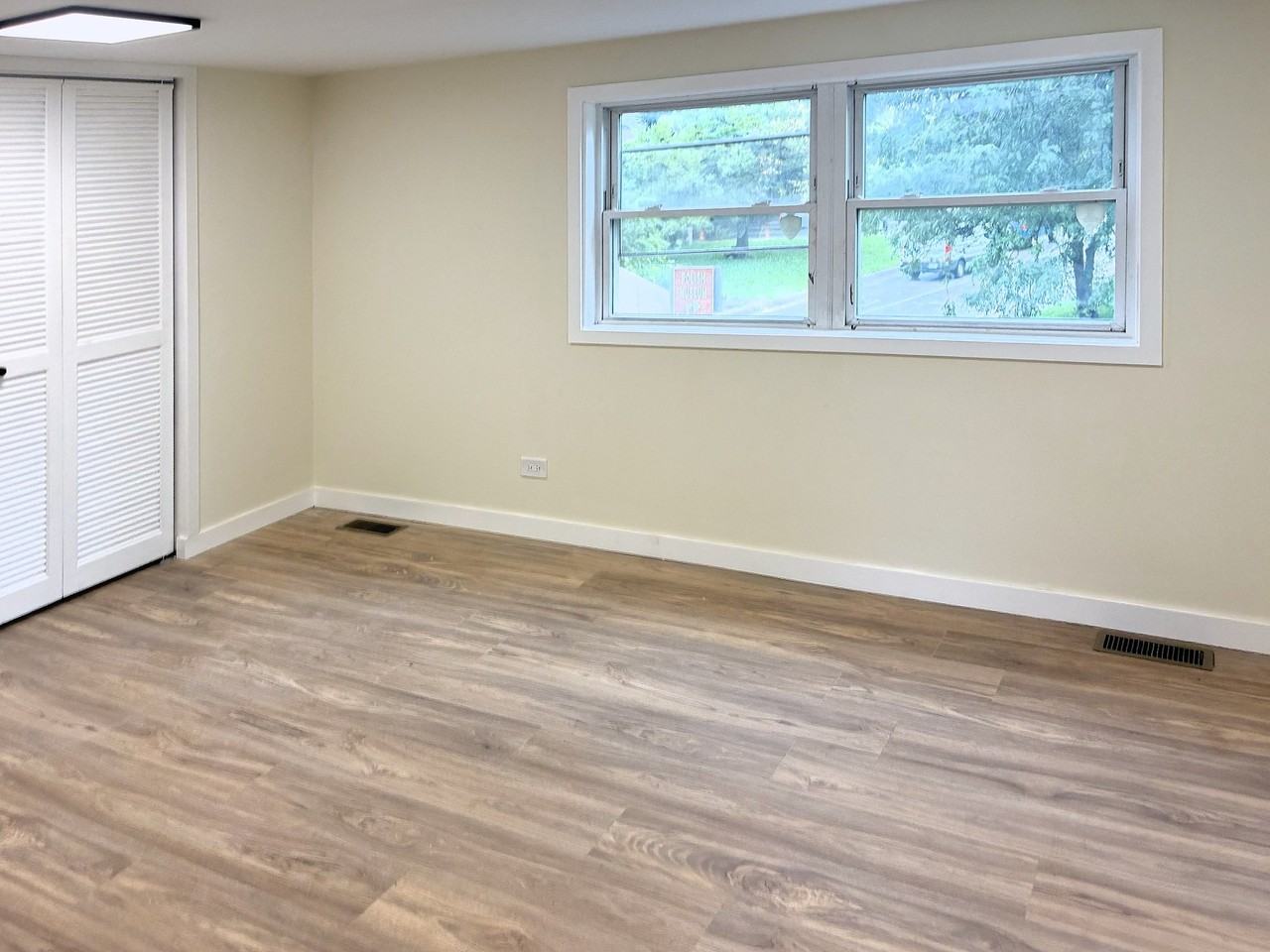 1363 W Crystal St #1C - Photo 6 of 9