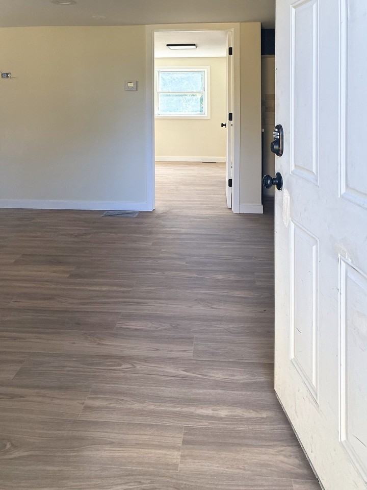 1363 W Crystal St #1C - Photo 7 of 9