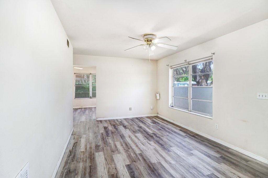 1228 Academy Ave - Photo 7 of 20